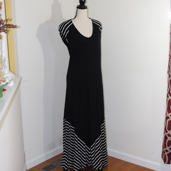 Liz Lange, maxi dress with detachable belt. NWT - Picture 2 of 10